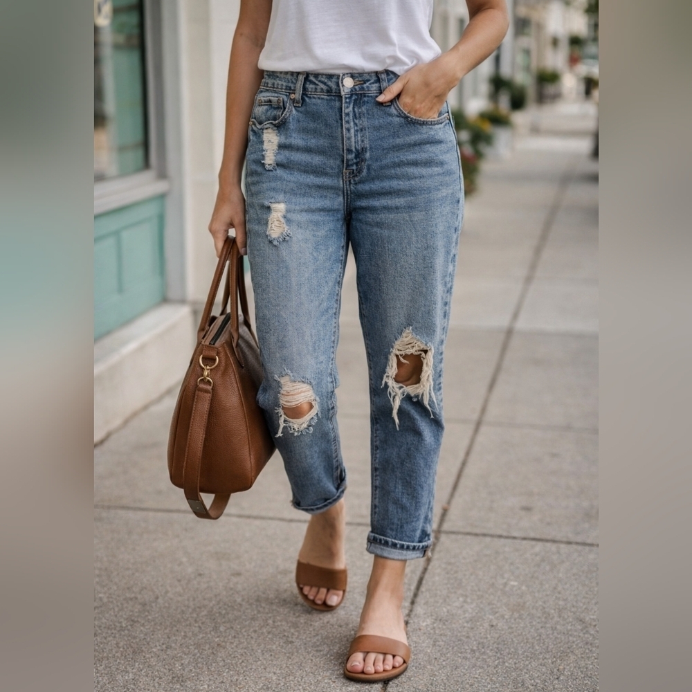 EUC Indigo Rein Cropped Mom Jean Size 17